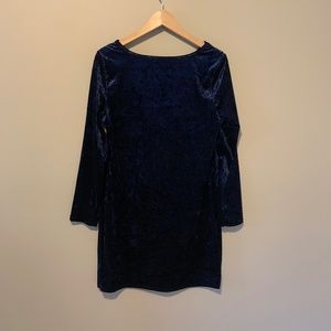 Fitted velvet navy blue dress